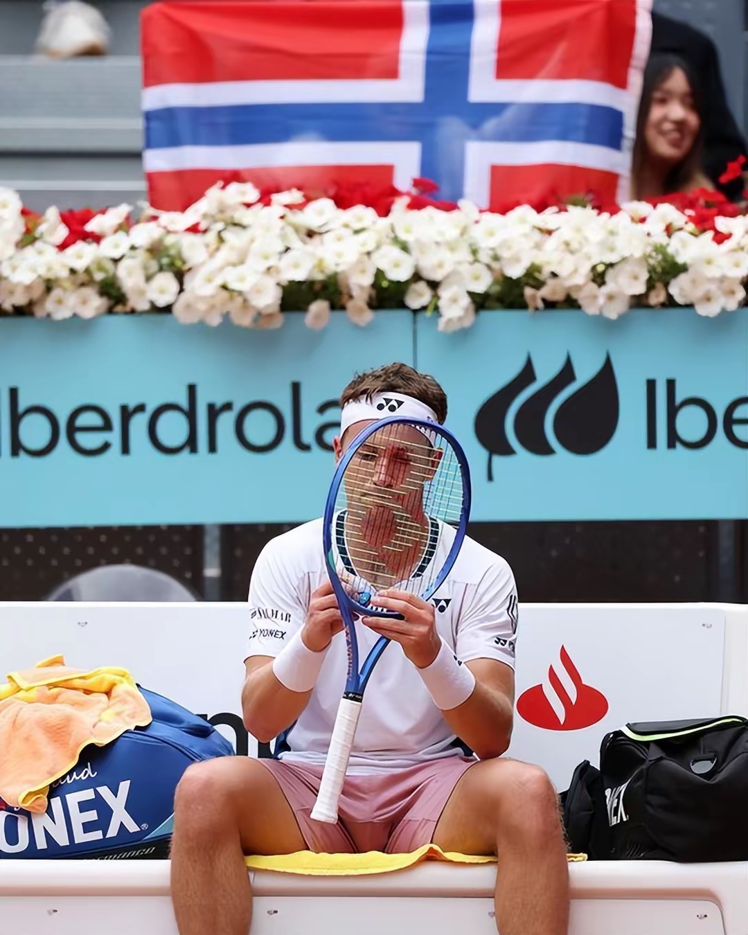 西班牙网球队完胜日本网球队,梅德韦杰夫送出助攻 西班牙网球队完胜日本网球队,梅德韦杰夫送出助攻