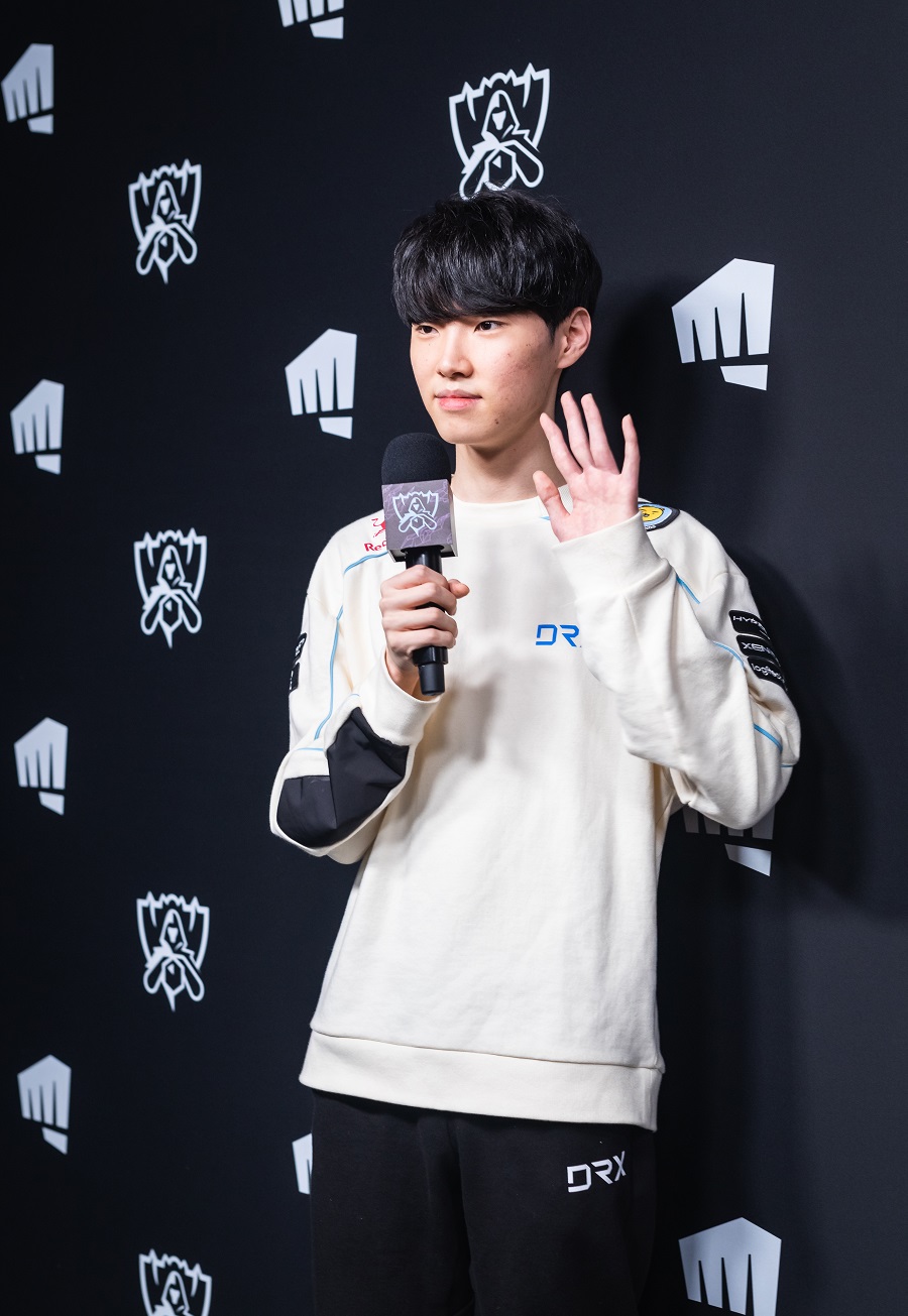 CLG横扫EDG，Chovy绝境逆转