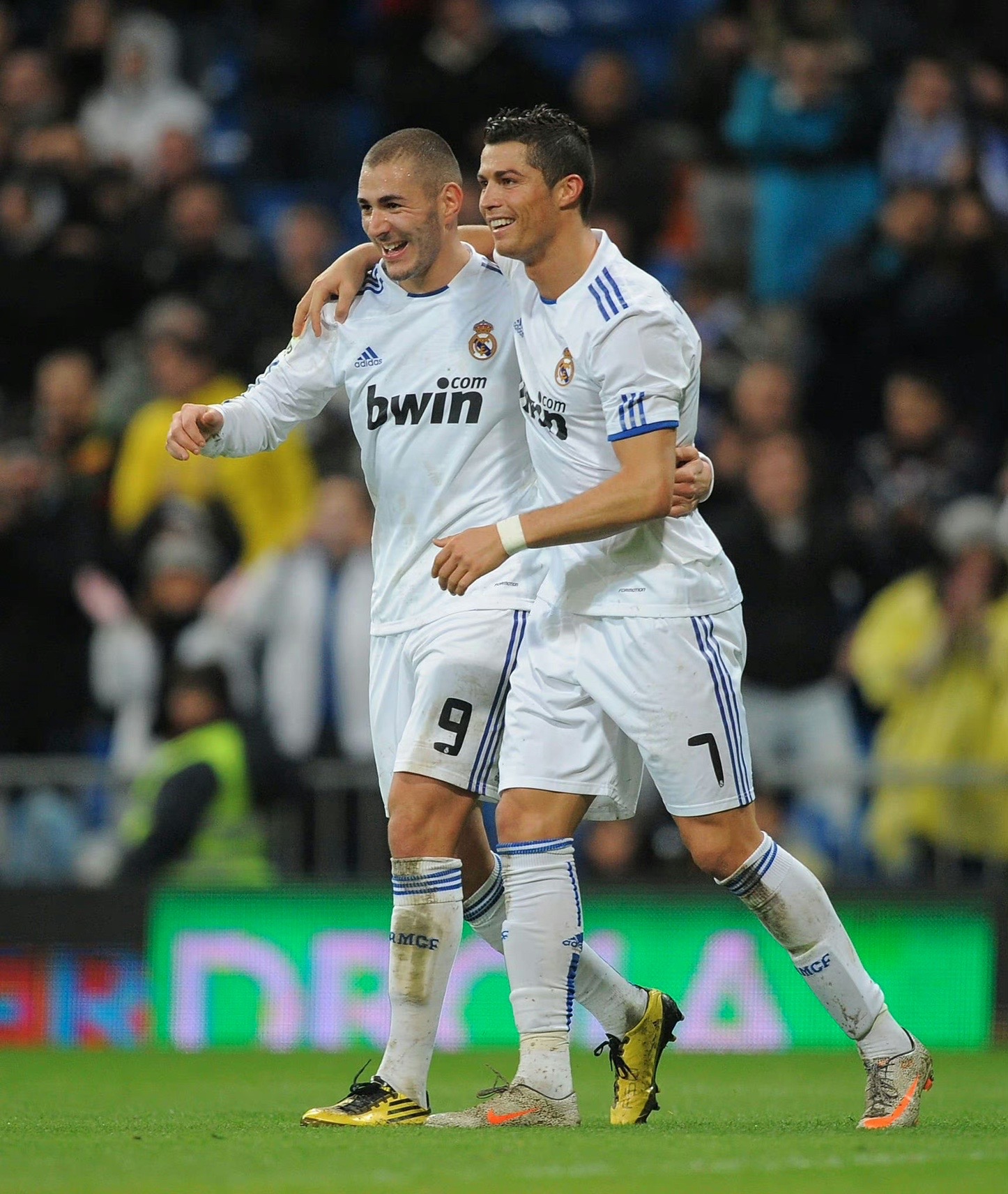 葡萄牙完胜日本,本泽马点燃赛场 葡萄牙完胜日本,本泽马点燃赛场