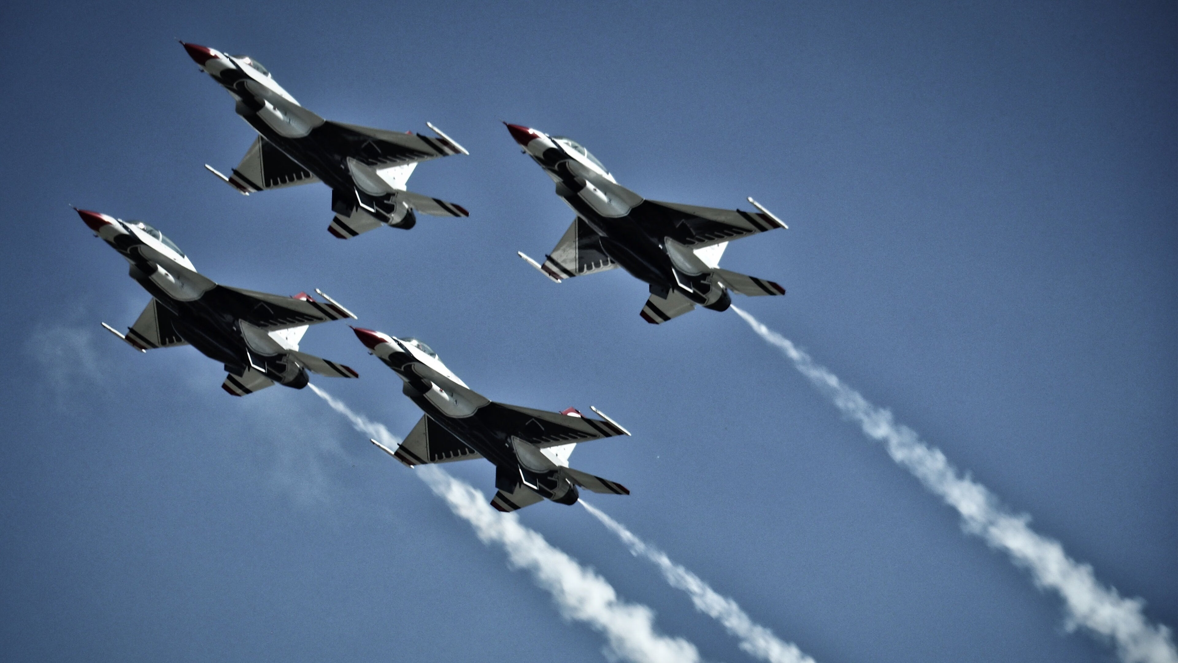 时间裂缝中的绿茵奇迹，当许昕的乒乓弧线划破波兰防线