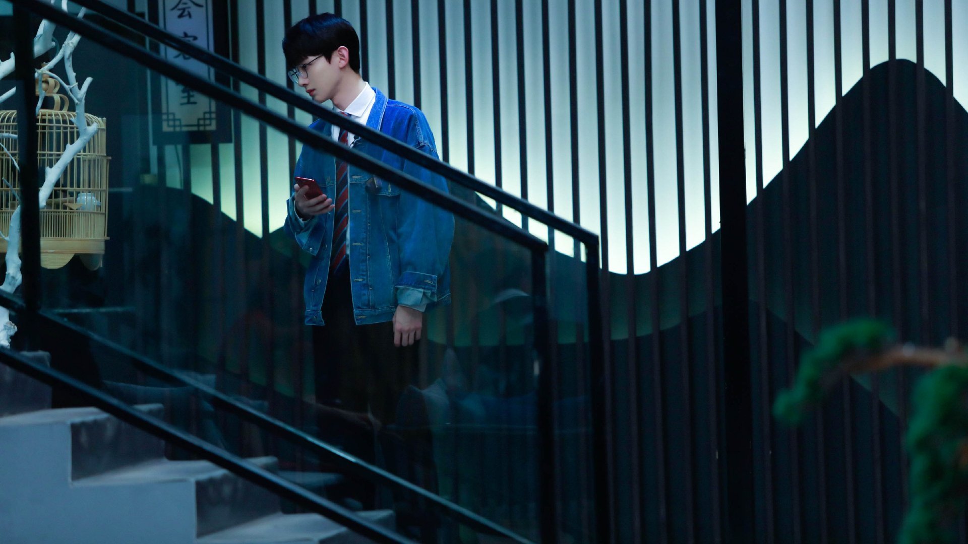 绿茵场上的辩证法，当唯一巨星的璀璨照见全体人民的洪流